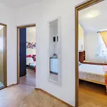 Cozy Apartment In Pula With Wifi *